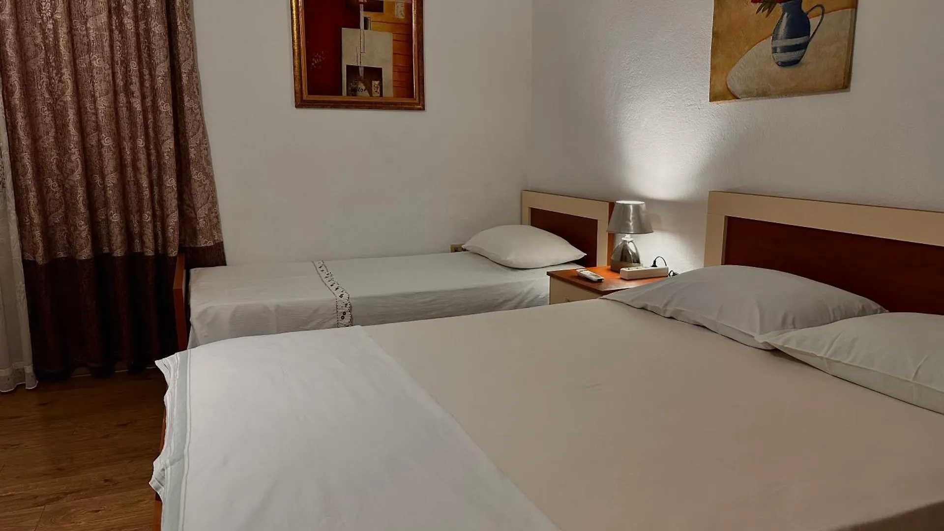 Grand House Rooms Tirana Apartament