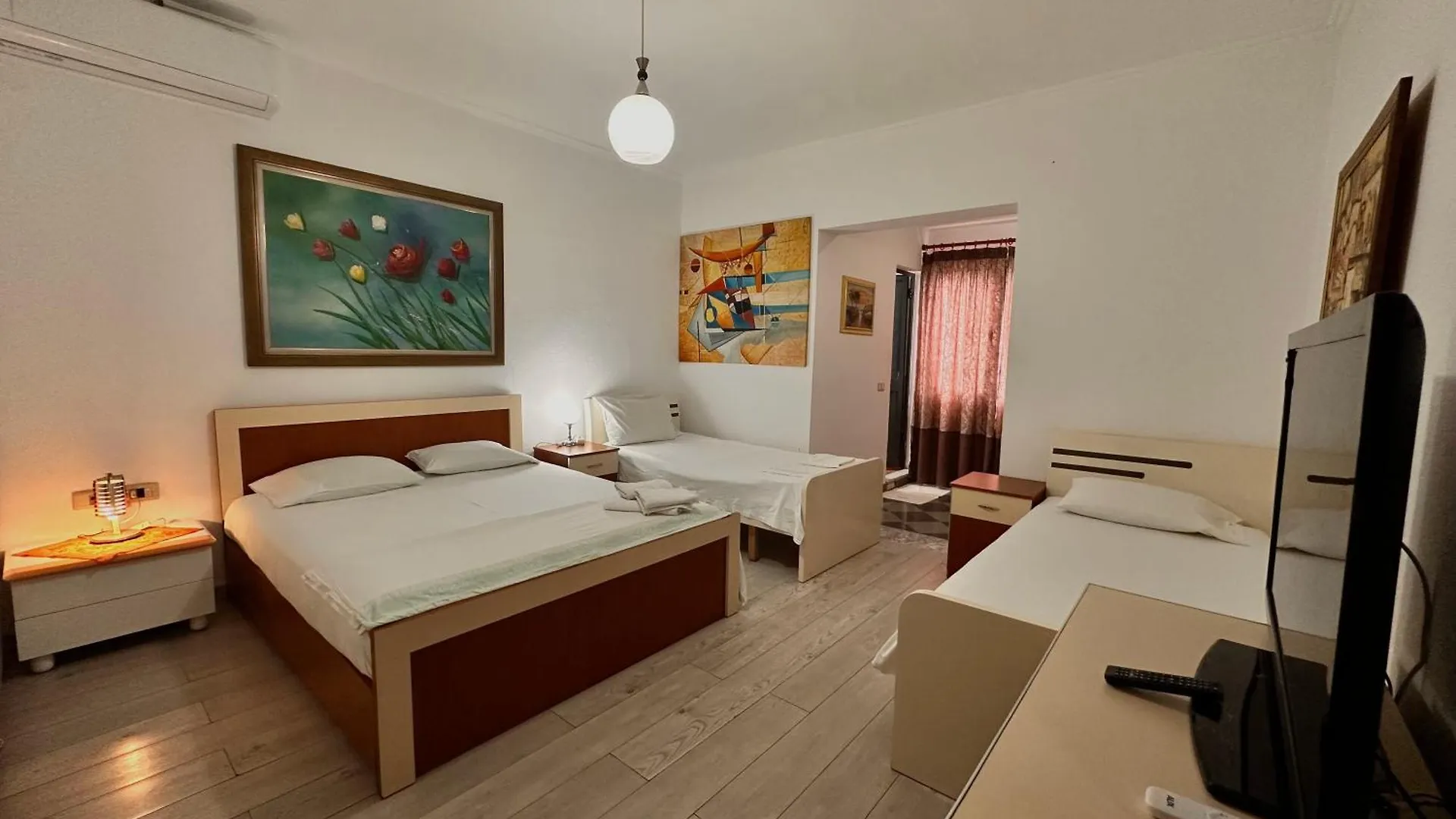 Grand House Rooms Tirana Apartament