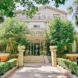 diplomat-fashion-hotel.hotels-in-tirana.com/
